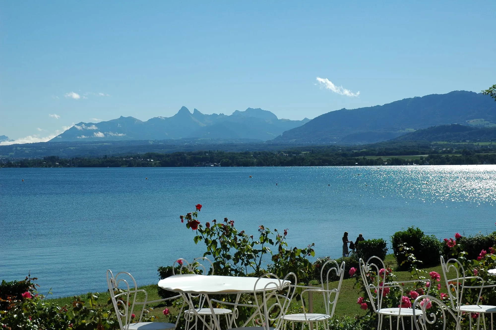 La Dent d'Oche dominant le lac Léman