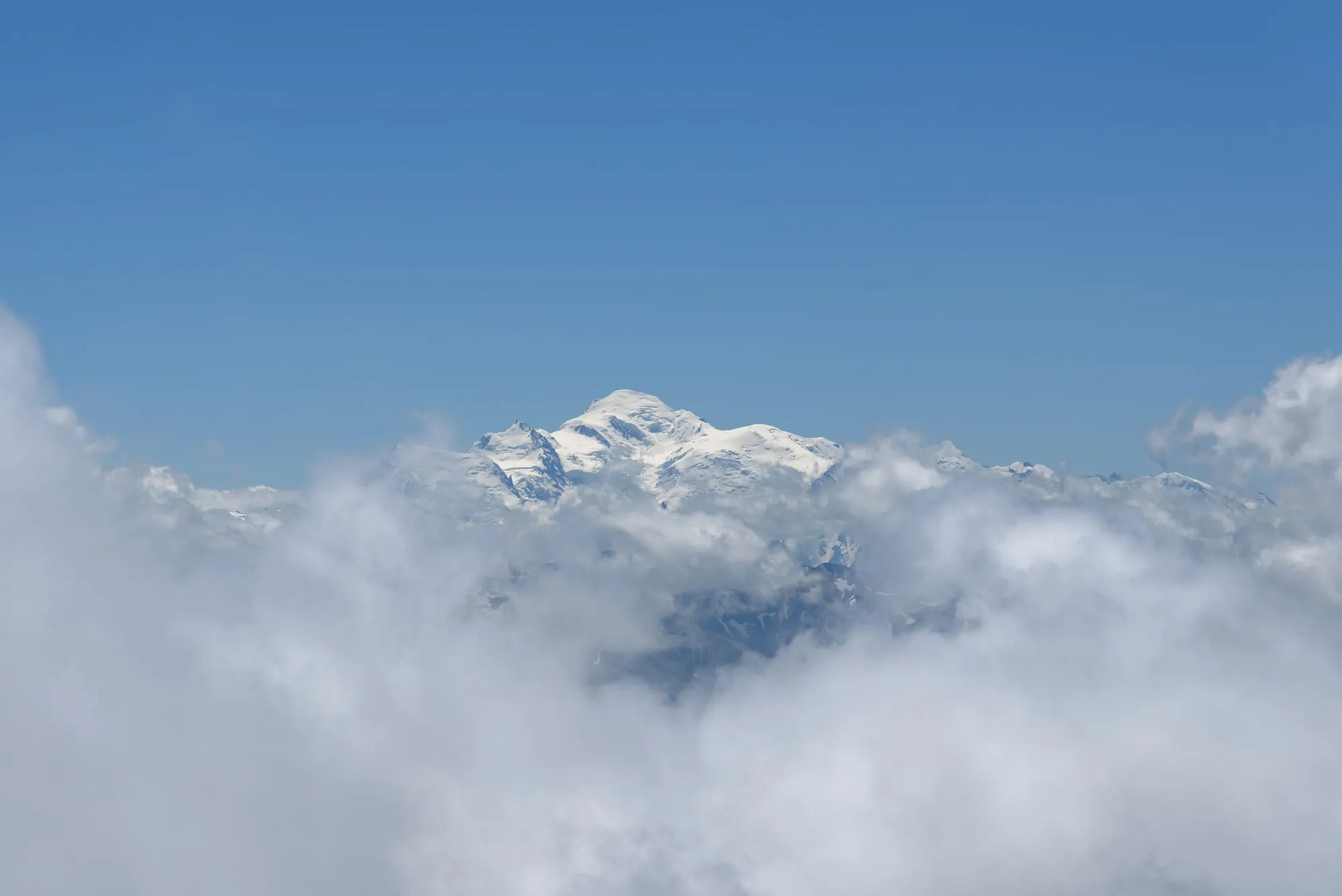 Le Mont-Blanc vu depuis le sommet de la Dent d'Oche